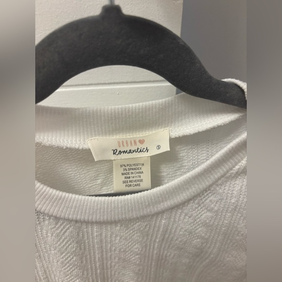 Urban Outfitters Romantics White Textured Sleeveless Tank Size Small - Picture 2 of 3